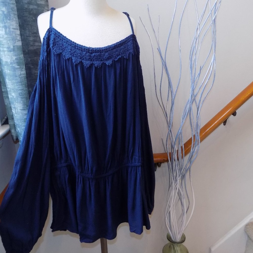 FOREVER 21 Plus Size Blue Cold Shoulder Sleeved Blouse Size 3X
